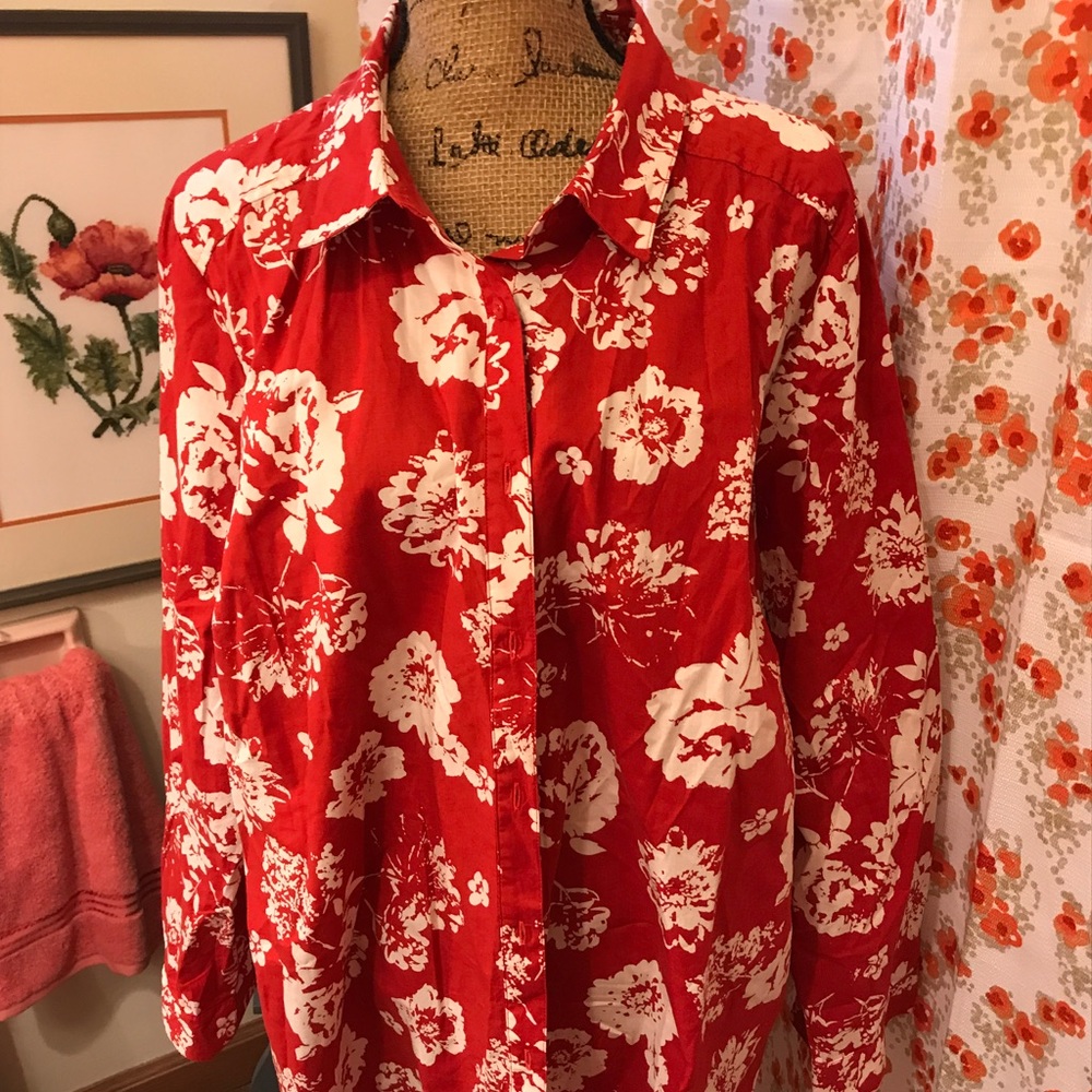Roamon's red floral button down. Size 26